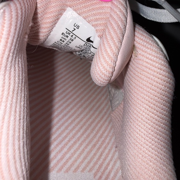 Nike Women’s Air Max 90 ‘Barely Rose’ - Picture 11 of 11